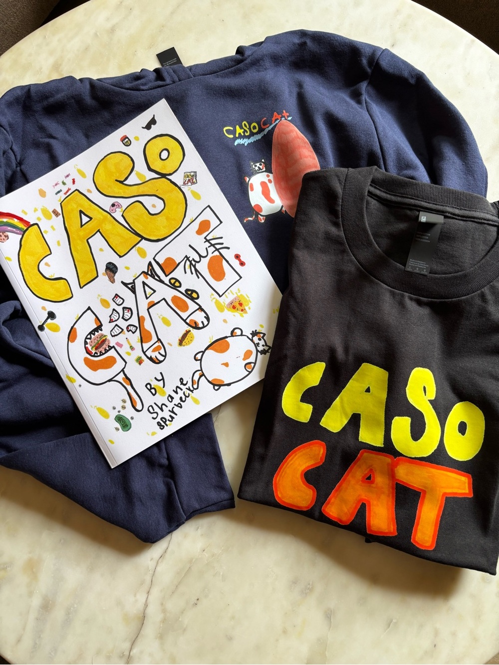 Caso Cat Youth Large T-Shirt + Hoodie & Book 3 Piece Set